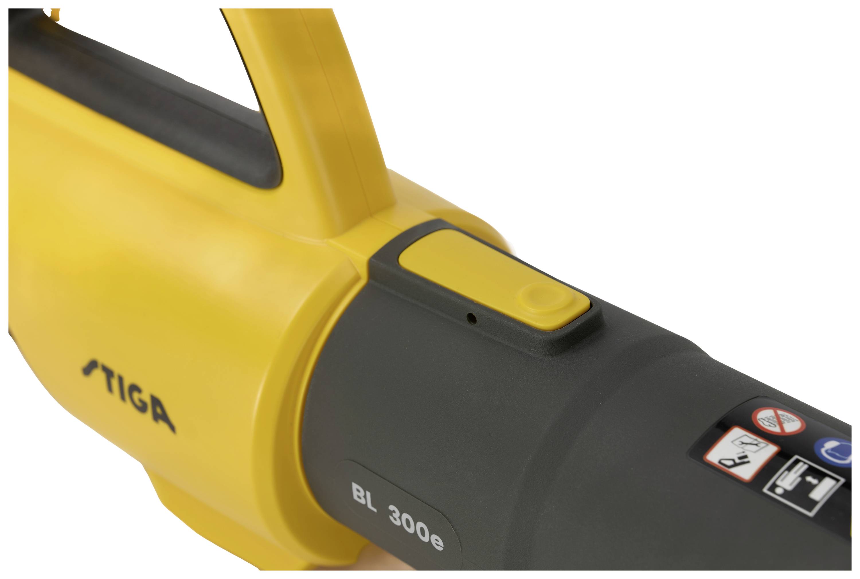 Nahaufnahme eines gelben Laubbläsers mit 'Stiga'-Logo und Modellnummer 'BL 300e'. Gerät mit ergonomischem Griff und Bedienelementen.
