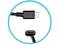 USB-C-Stecker aus verschiedenen Perspektiven, um seine Form und Anschlüsse zu zeigen.