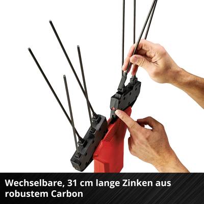 Robustes Gerät mit auswechselbaren, 31 cm langen Zinken aus Carbon. Hände zeigen die Zinkenanpassung.