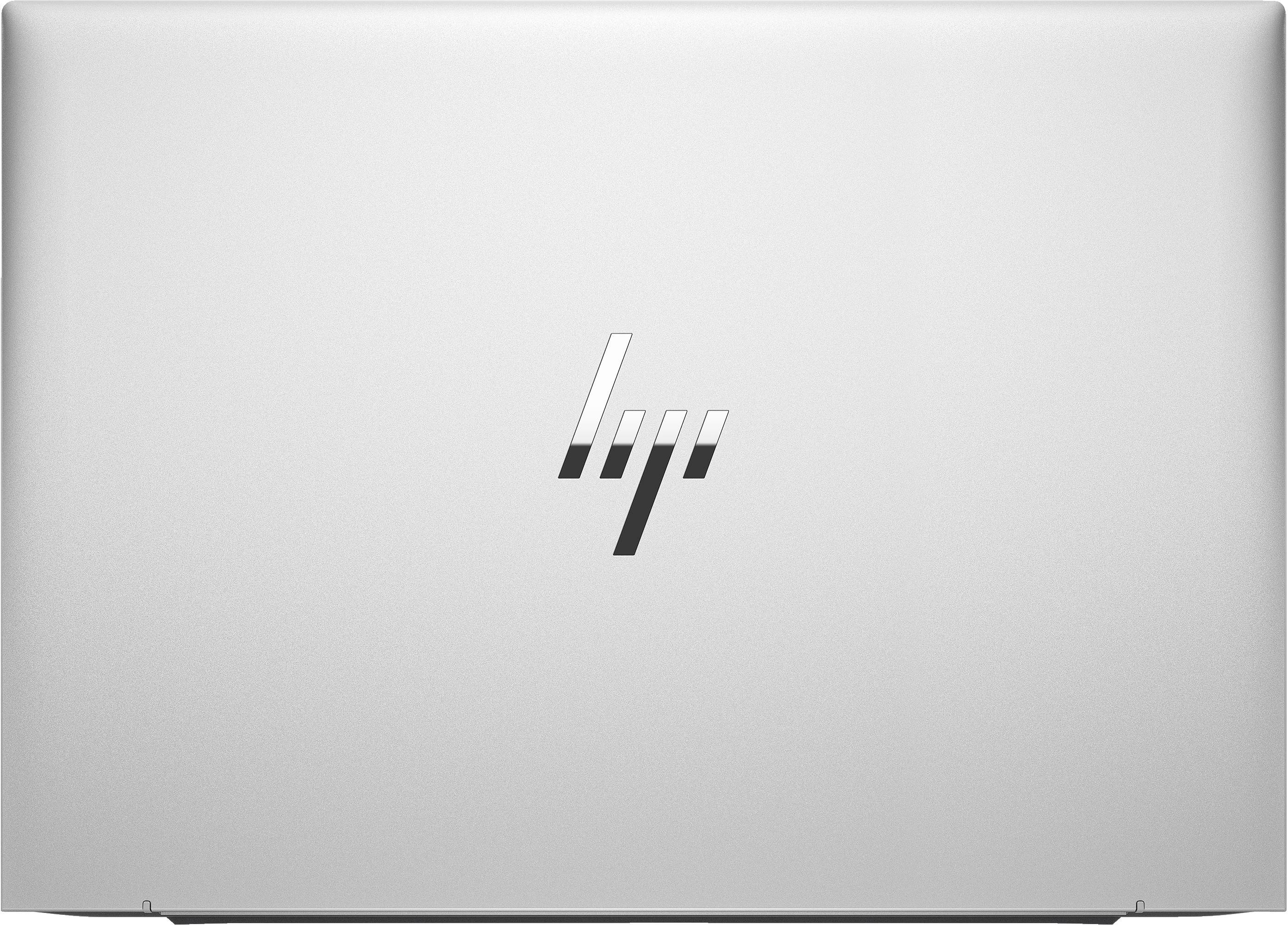 Silberner Laptop von HP mit schlichtem Logo in der Mitte des Gehäusedeckels.