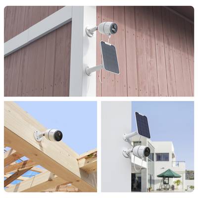 Drei Überwachungskameras im Freien montiert: eine an einer rosa Holzwand mit einem Solarpanel, eine andere auf Holzbalken und eine dritte an einem modernen Gebäude.