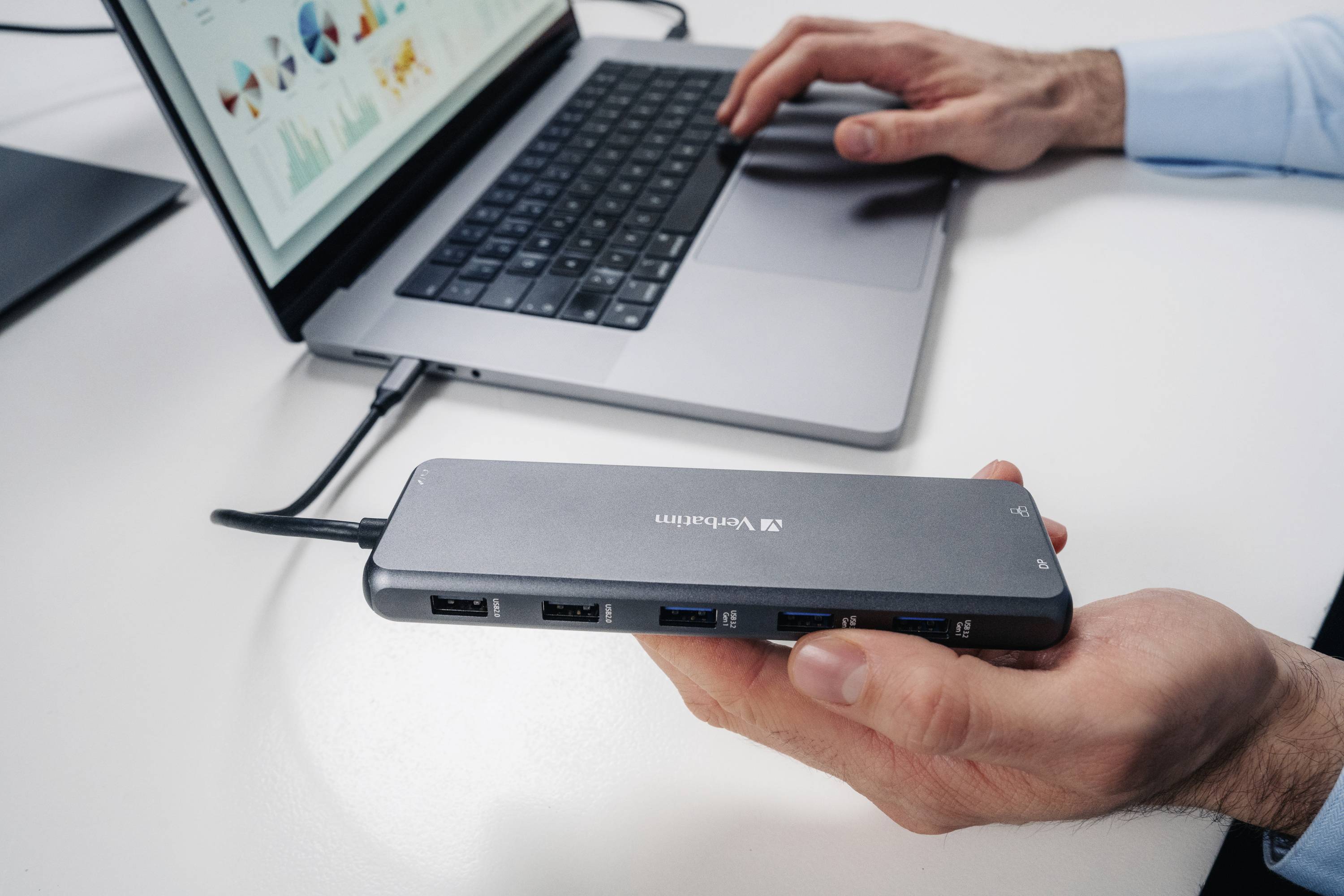 Verbatim CMH 13 - Hub - 2 x HDMI + 2 x USB-C (Spannungsversorgung)-10