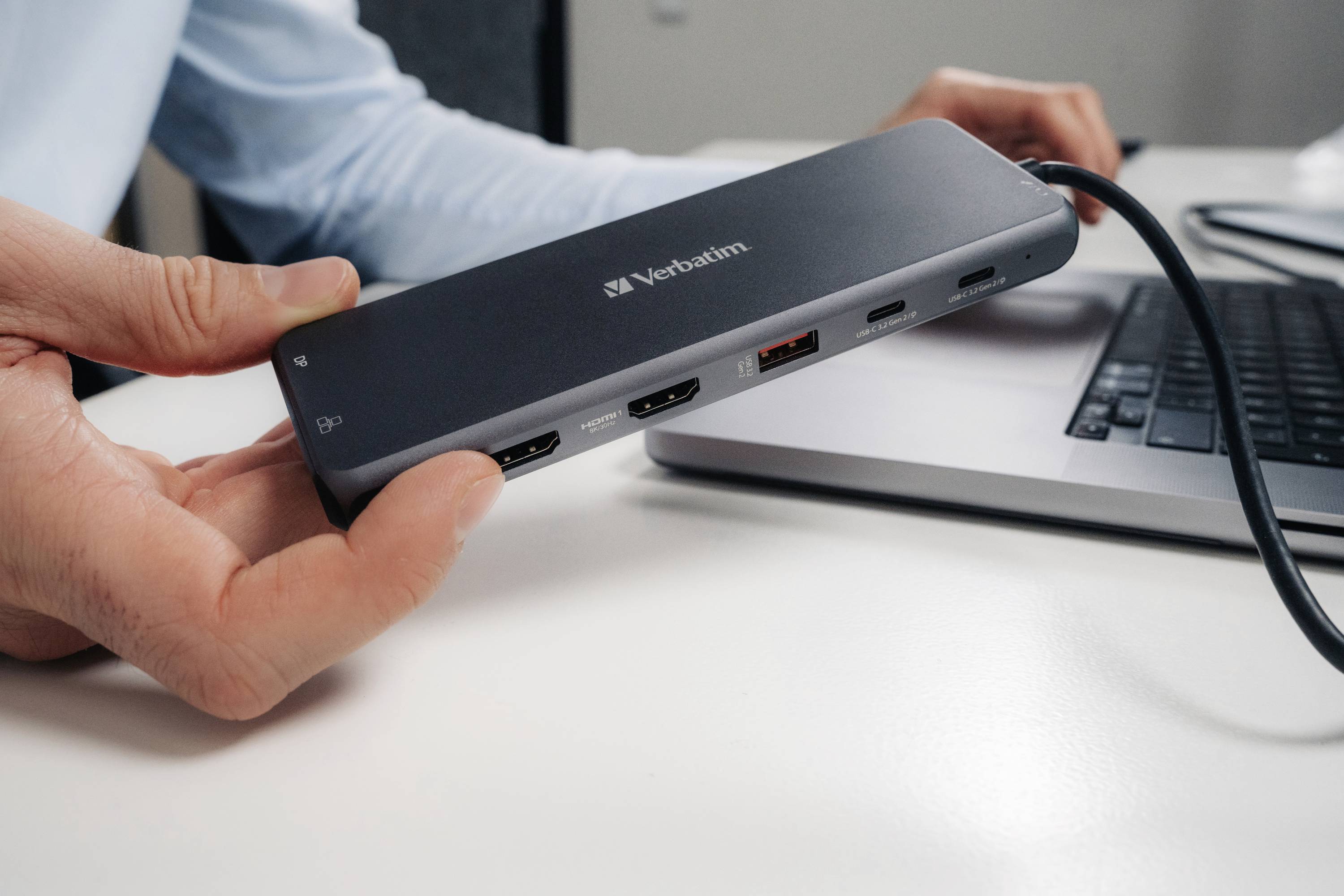 Verbatim CMH 13 - Hub - 2 x HDMI + 2 x USB-C (Spannungsversorgung)-16