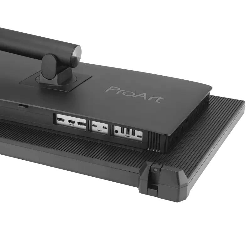 Ein Bildschirm mit mehreren Anschlussmöglichkeiten, einschließlich HDMI- und USB-Anschlüssen, markiert mit 'ProArt' auf der Rückseite.
