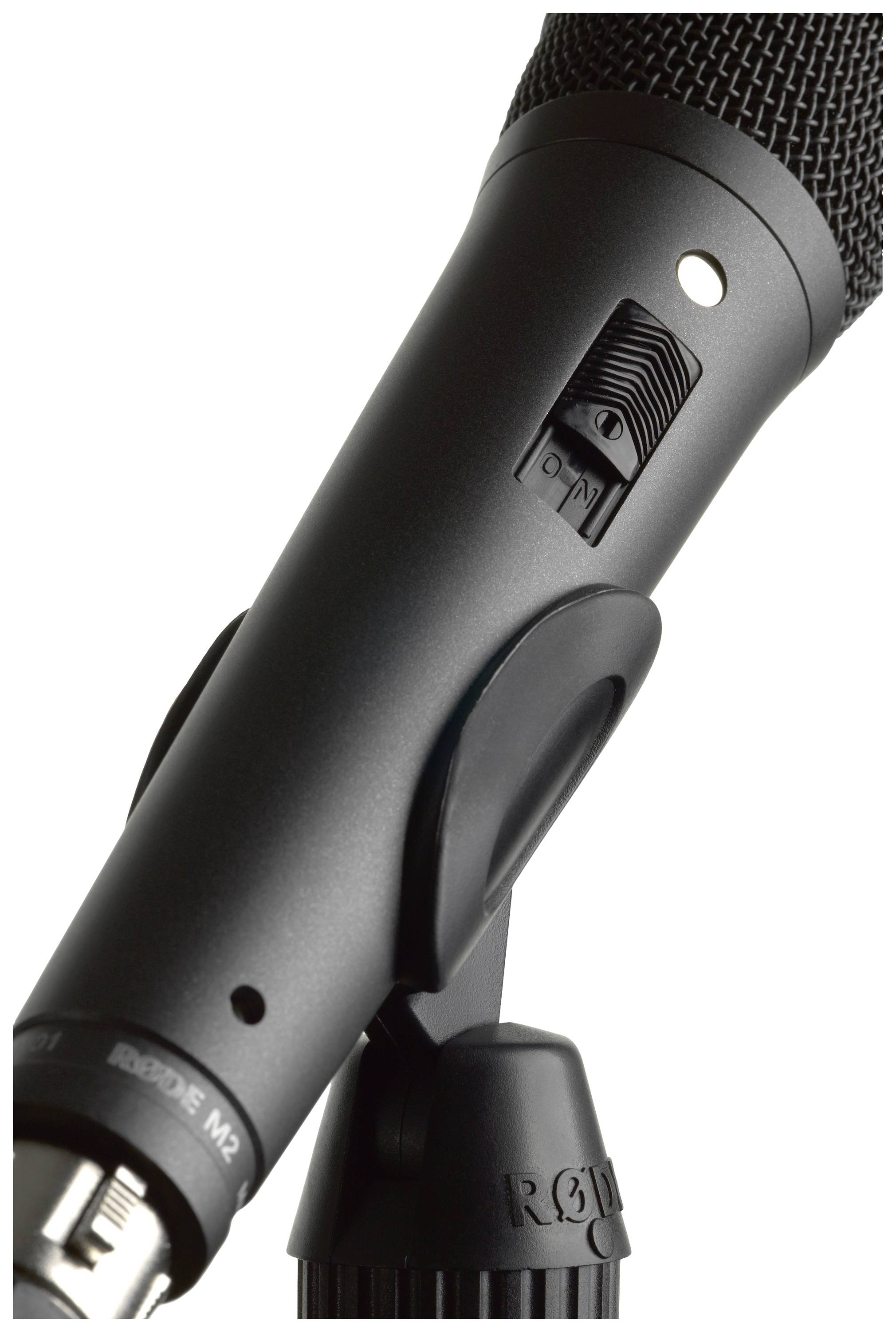 Schwarzes Mikrofon mit Ein-/Ausschalter, montiert auf einem Ständer, seitliche Ansicht.