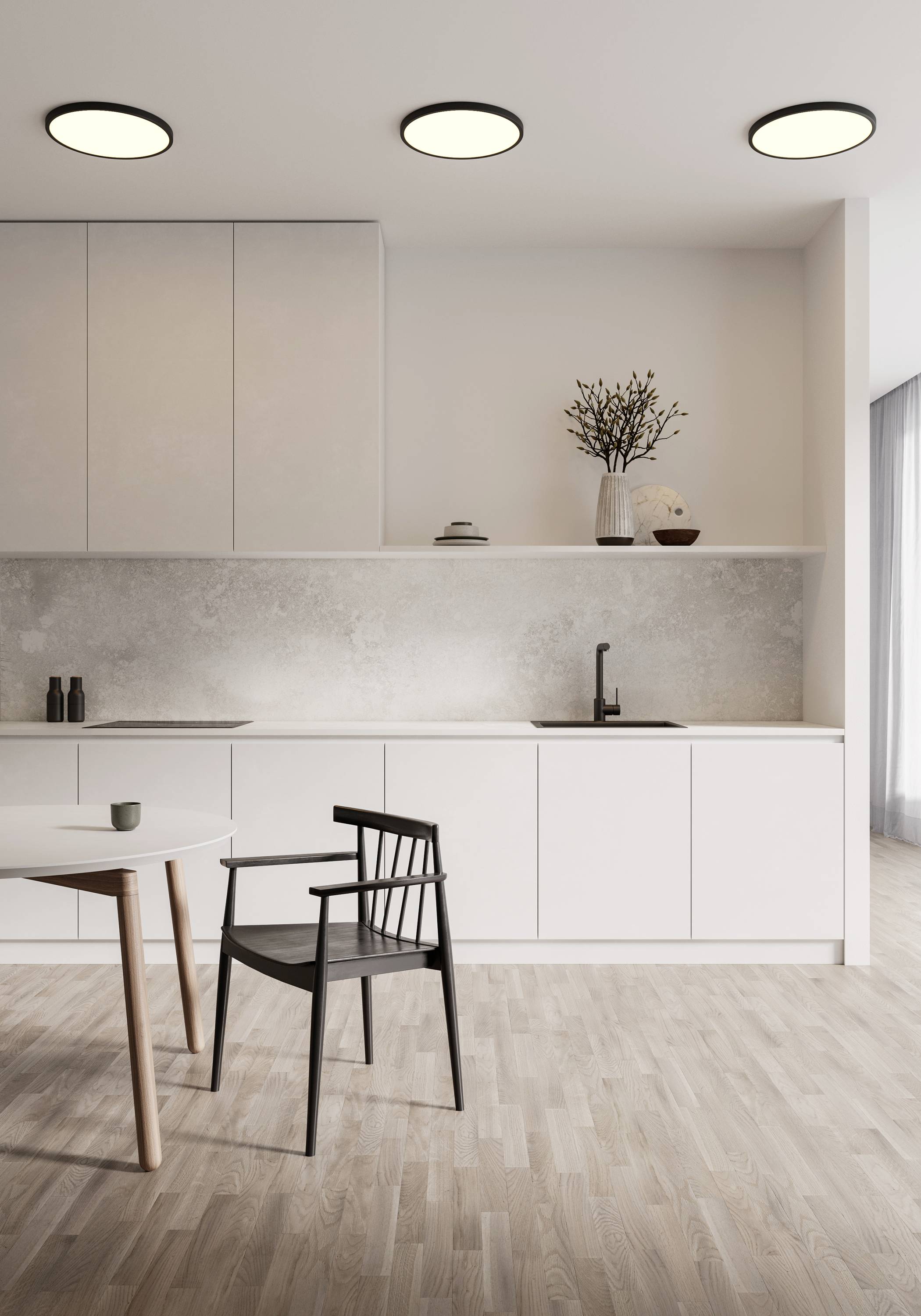 Moderne Küche mit weißem Umbau, grauem Marmor-Backsplash, Holzstuhl und Tisch. Minimalistisches Design mit Pflanzenakzent.