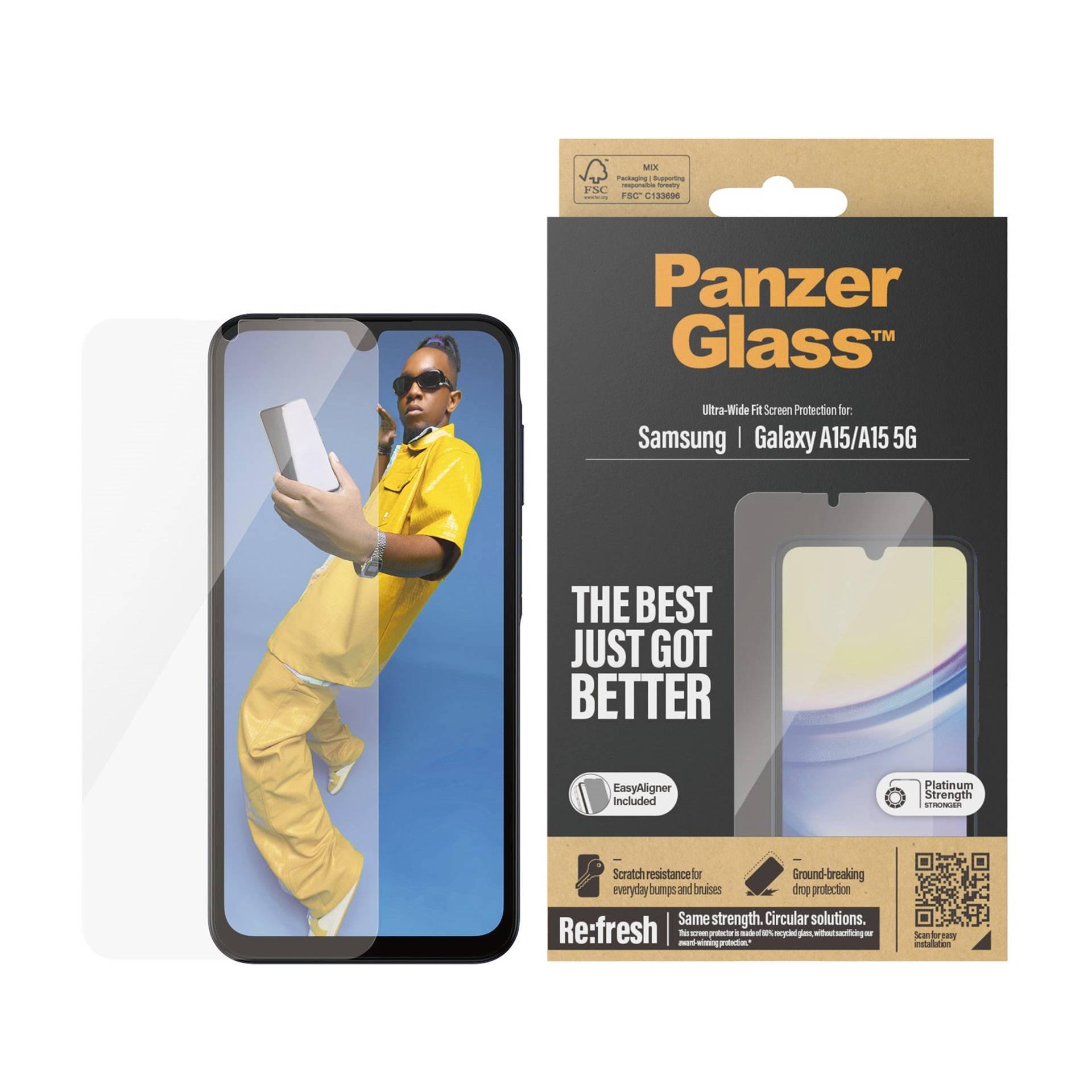 Ein Handy mit Panzerglas-Bildschirmschutz. Verpackung zeigt 'PanzerGlass für Samsung Galaxy A15/A15 5G'. Mann im gelben Anzug posiert.
