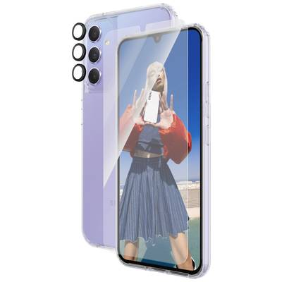 Smartphone in transparenter Hülle; Frau in roter Jacke und blauem Rock macht ein Foto mit Smartphone vor sonnigem Himmel im Hintergrund.