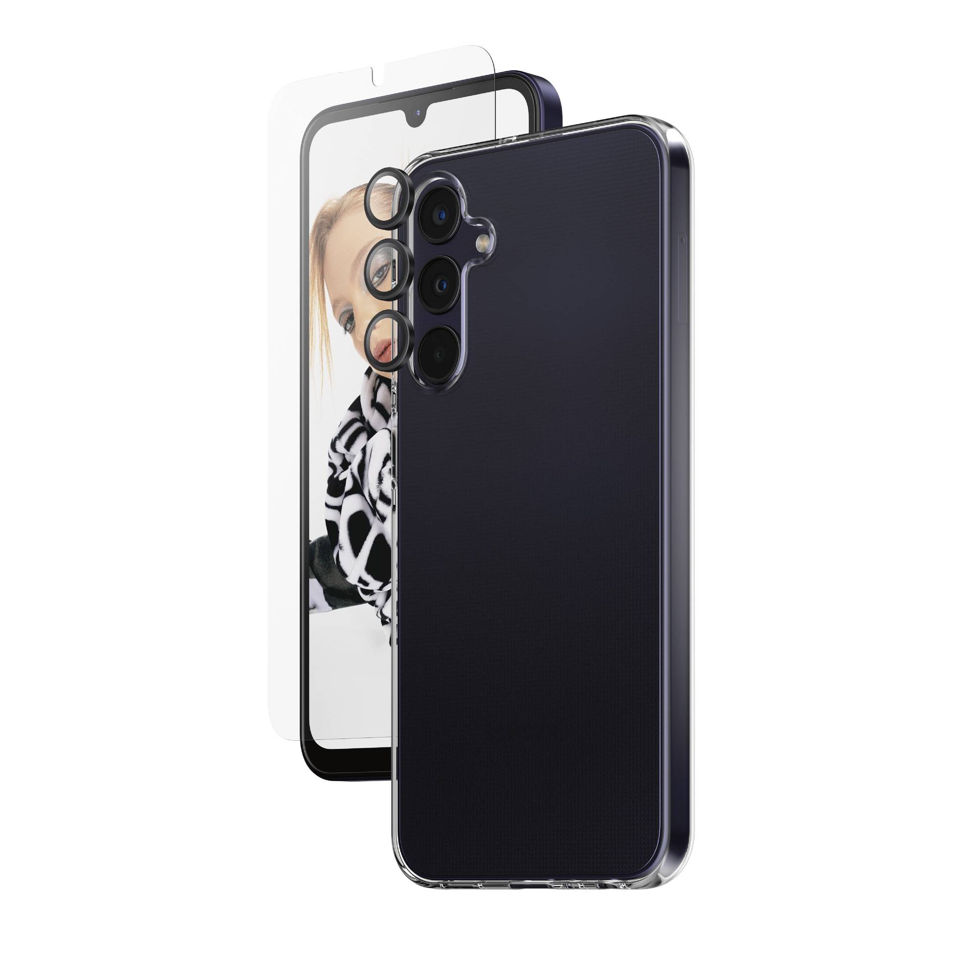 Ein Smartphone in einer transparenten Hülle, mit einem Gesichtsschutz-Glas, steht vor einem Display, das eine Person zeigt.