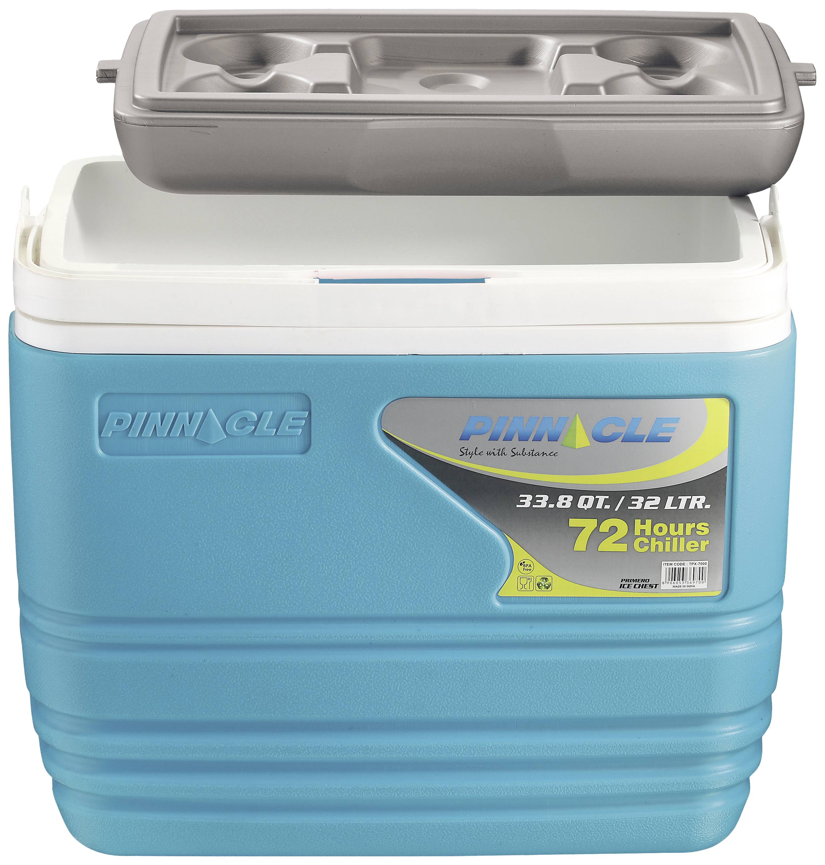 Eine blau-weiße Kühlbox mit grauem Deckel, Marke 'Pinnacle', Fassungsvermögen 32 Liter, hält bis zu 72 Stunden kühl.