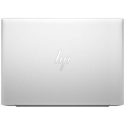 Silberner Laptop mit einem eingeprägten Logo auf der Rückseite.