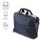 Dunkelblaue Laptoptasche mit Laptop, grafische Symbole daneben zeigen: 34-36 cm Laptop, max. 28 cm Tablet, 100% recycelbar.