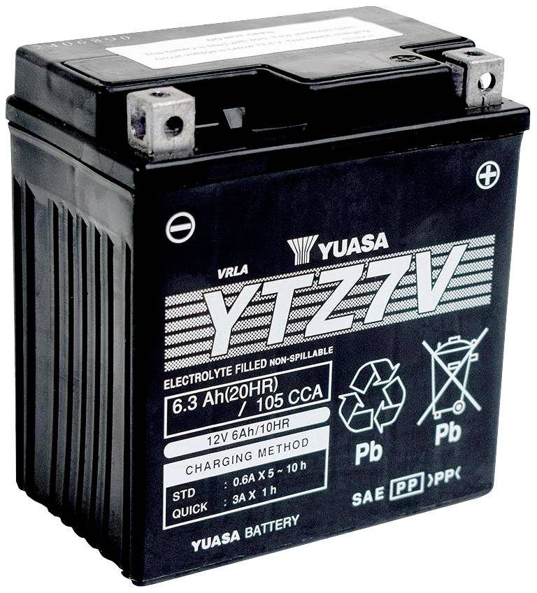 Schwarze Autobatterie mit der Aufschrift 'YTZ7V', 12V, 6.3Ah, 105 CCA. Symbole für Blei ('Pb') und Recycling sind abgebildet.
