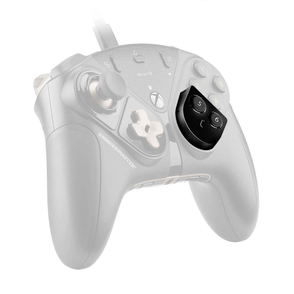 Ein schwarzer Gamecontroller mit fokussiertem Steuerkreuz und Tasten, die mit 'S1', 'S2', 'S3', 'S4' beschriftet sind.
