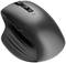 Drahtlose ergonomische Computermaus mit seitlichen Daumentasten, schwarzem Gehäuse und Scrollrad, geeignet für komfortable Nutzung.