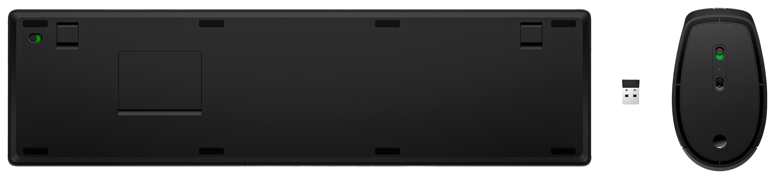 Rückseite von einer schwarzen kabellosen Tastatur und Maus, mit USB-Empfänger daneben. Quadratische Abdeckung auf der Tastatur sichtbar.