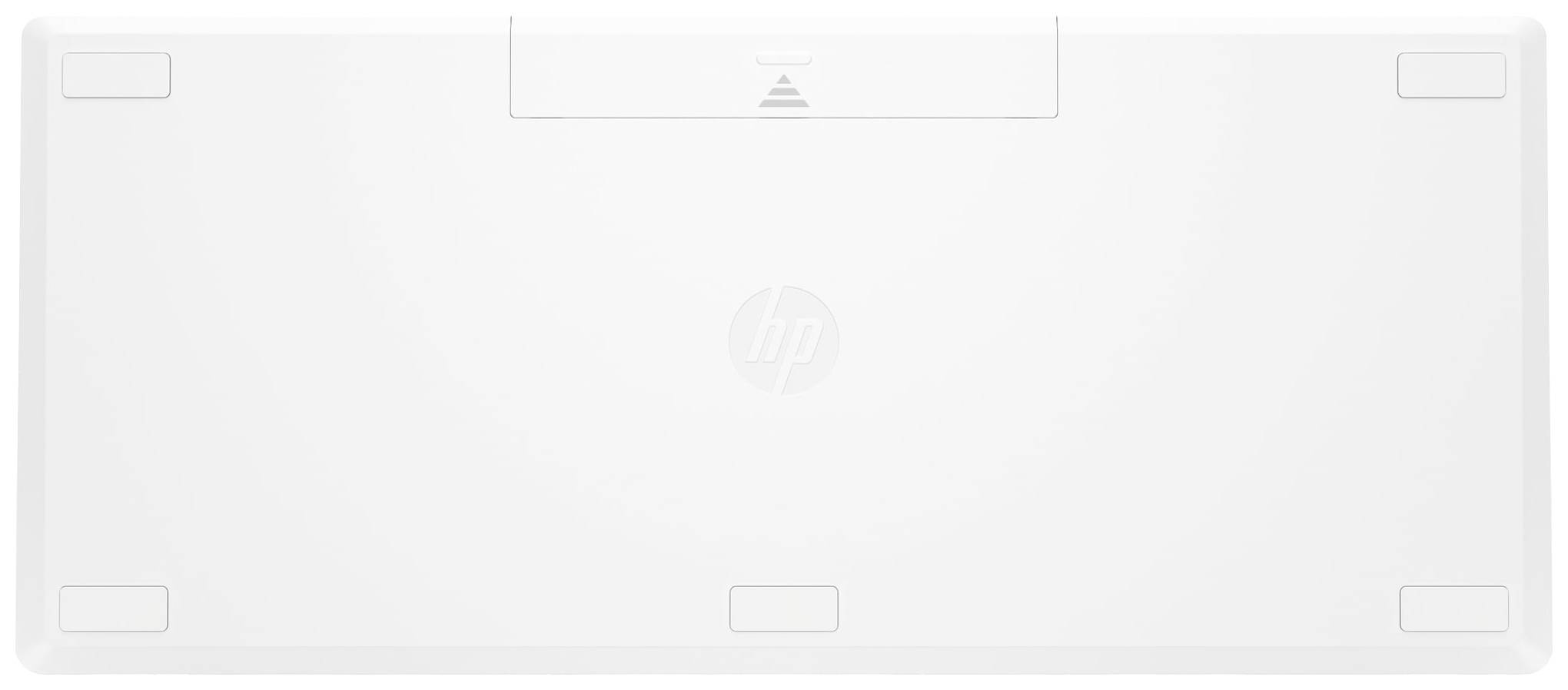 Weiße Tastaturunterseite mit rutschfesten Ecken und HP-Logo in der Mitte. Oben ist eine kleine Einbuchtung sichtbar.