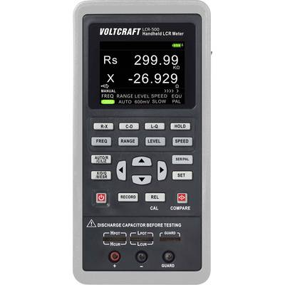 Ein tragbares LCR-Messgerät mit Display, das den Widerstand von 299,99 kOhm und den Phasenwinkel von -26,929 Grad anzeigt. Tasten zur Steuerung.