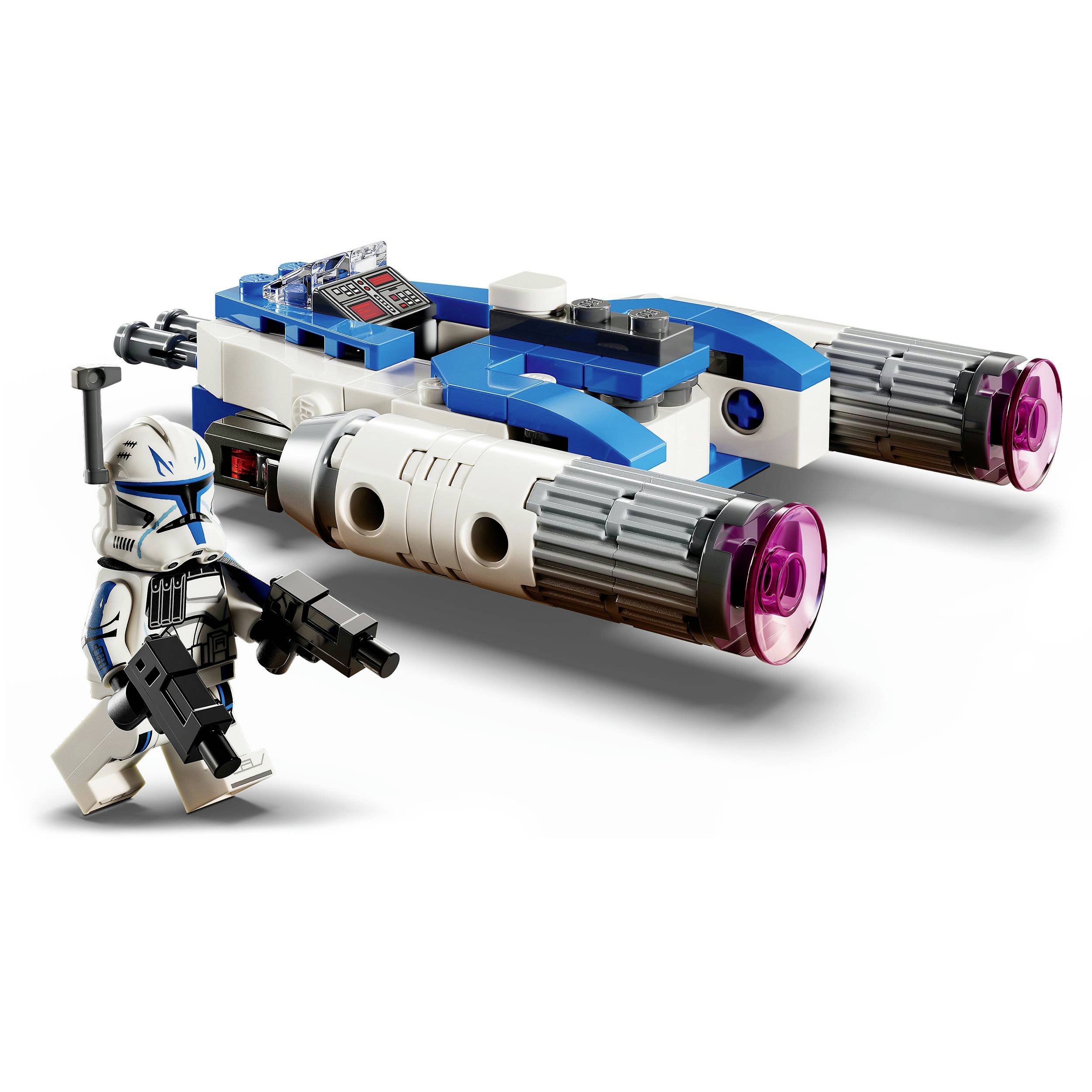 Lego Star Wars-Set mit einem blau-weißen Raumschiff und einer Figur in Rüstung mit Helm und Blaster in der Hand.