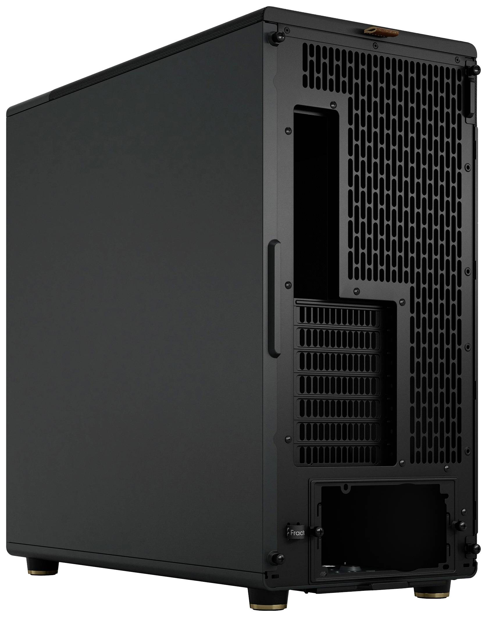 Ein schwarzes, leeres Computergehäuse, Rückansicht. Sichtbar sind Lüftungsgitter und Öffnungen für Anschlüsse.