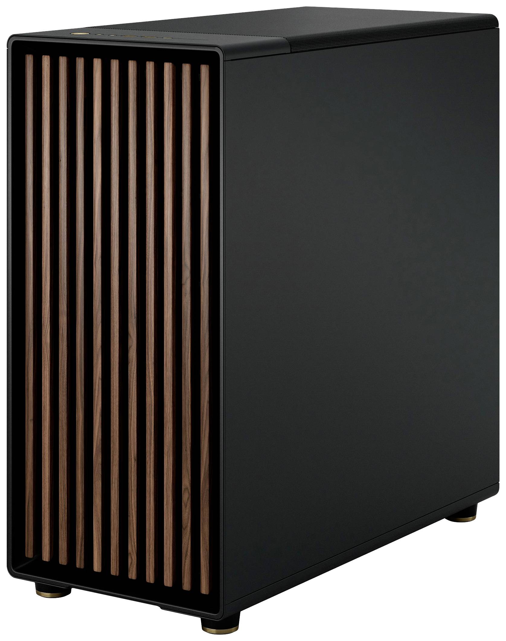 Schwarzes Computergehäuse mit hölzernen Lüftungsschlitzen an der Vorderseite, steht auf einem Tisch. Schlichtes und modernes Design.