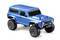 Ein blauer ferngesteuerter Geländewagen mit großen Reifen und realistischer Karosserie, geeignet für Offroad-Abenteuer.