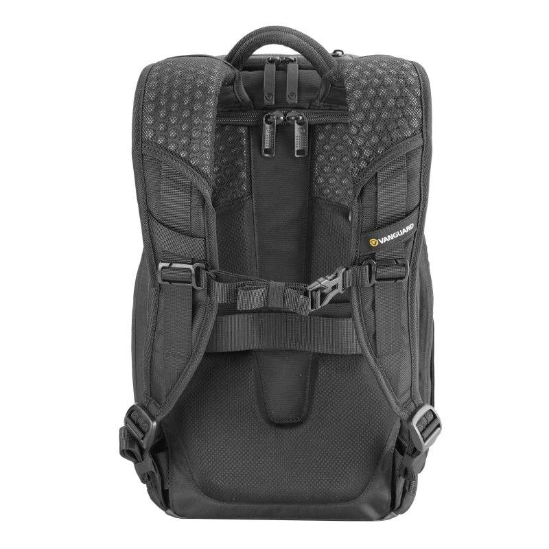 Schwarzer Rucksack mit gepolsterten Trägern und Brustgurt, geeignet für schwere Lasten.endes Design und robustes Material.