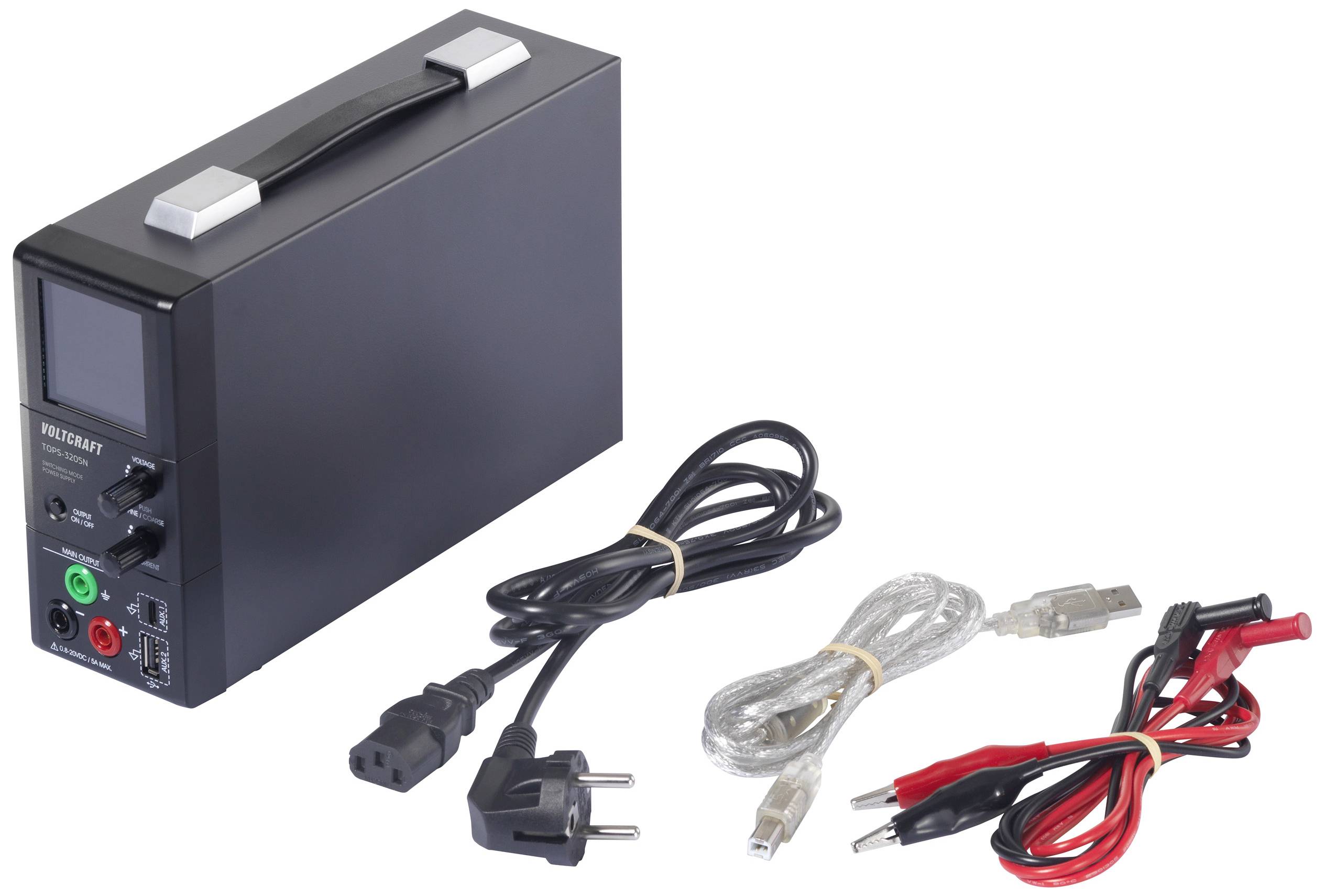 Schwarzes Netzteilgerät mit Display und Steckanschlüssen, daneben liegen drei Kabel: Stromkabel, USB-Kabel und Messleitungen.