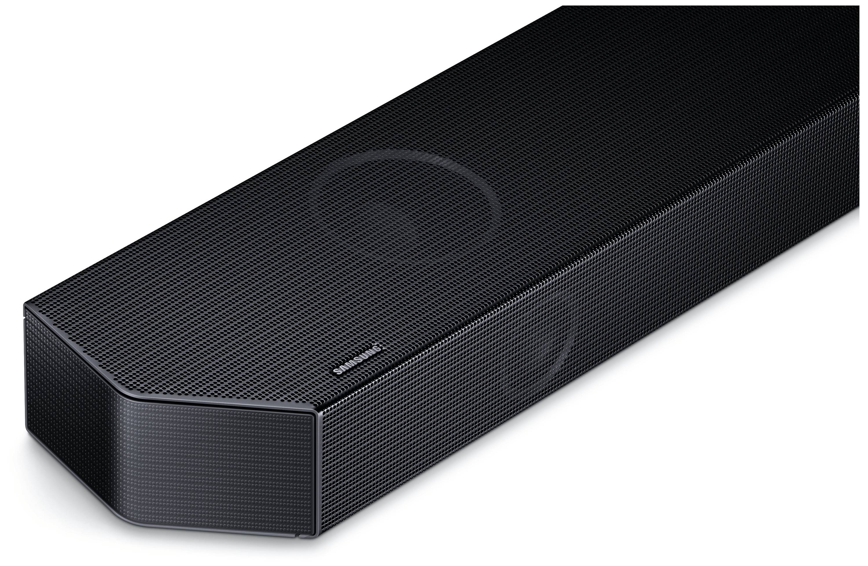 Schwarze Soundbar mit schlankem, modernem Design und seitlich sichtbarem Lautsprechergitter.