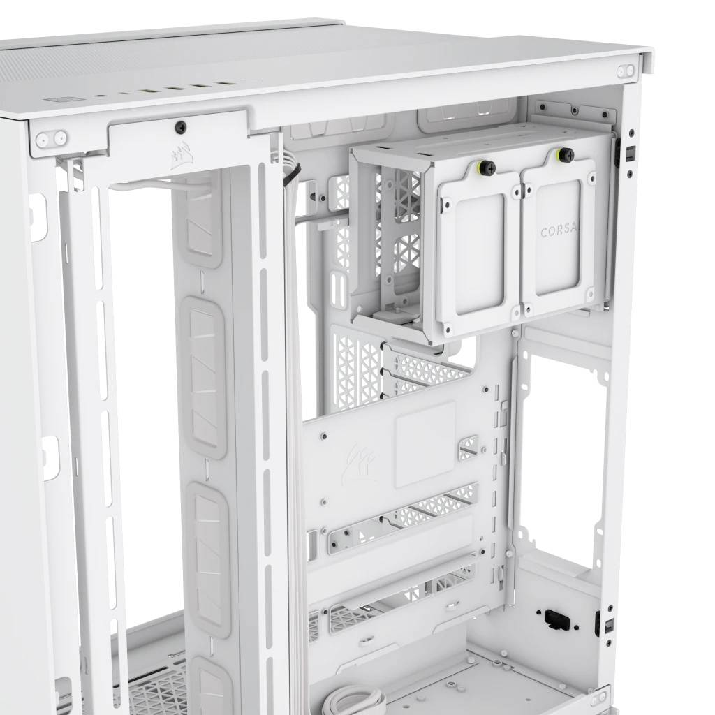 Ein leerer, weißer Computergehäuse-Turm aus Metall mit offenem Innenraum, geeignet für den Einbau von PC-Komponenten.