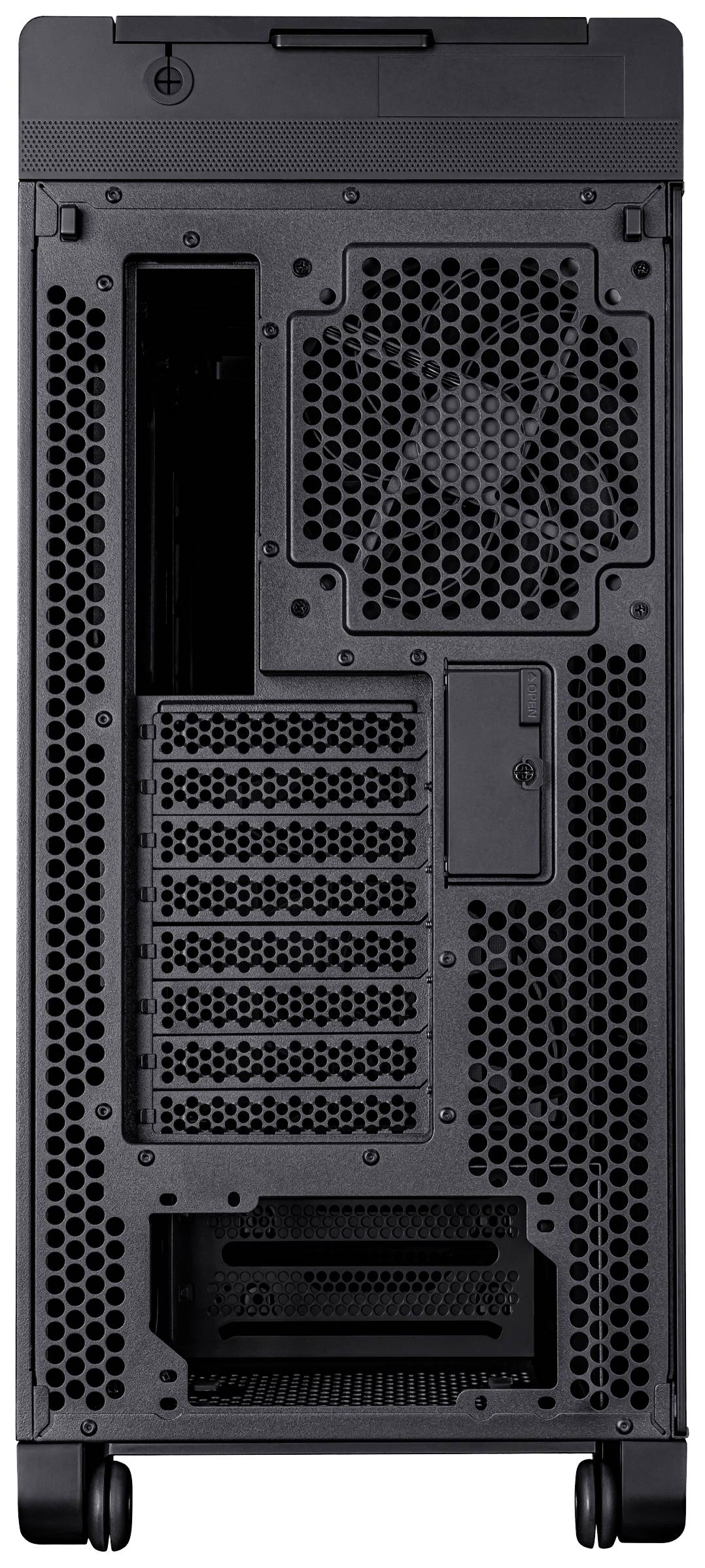 'Rückseite eines Computergehäuses mit Lüfter, Erweiterungssteckplätzen und Netzteilanschluss. Enthält keine Kabel oder Geräte.'