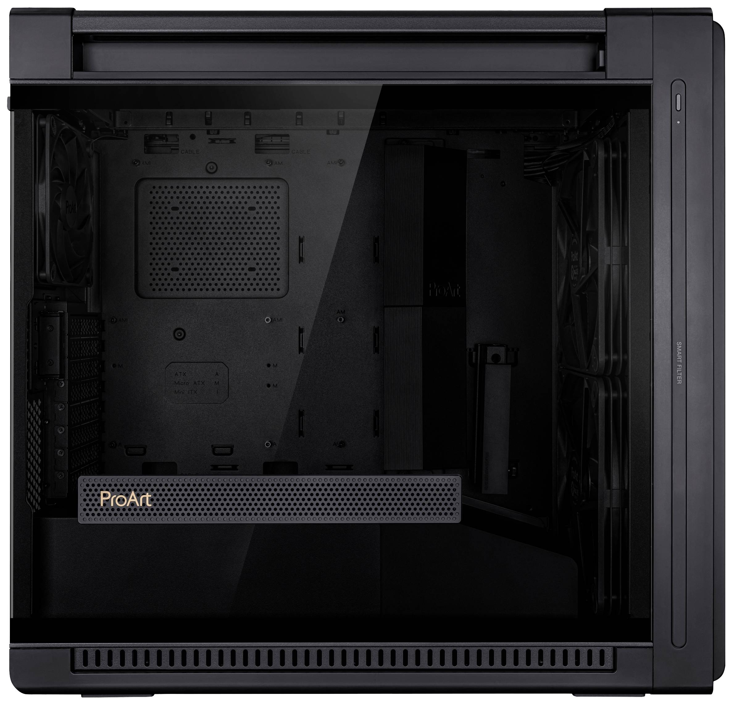 Ein schwarzes, leeres Computergehäuse mit transparentem Seitenfenster. Innenraum sichtbar, geeignet für Motherboard und Komponenteninstallation.