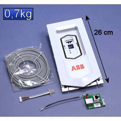 Ein Installationsset mit Kabel, Platine und Gehäuseteil mit ABB-Logo. Setgewicht: 0,7 kg; Gehäuselänge: 26 cm.