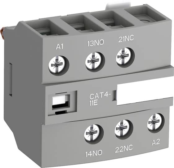 Grauer elektrischer Schalterblock mit vier Schraubanschlüssen, beschriftet mit 'A1', '13NO', '21NC', '14NO', '22NC', 'A2', und USB-Anschluss.