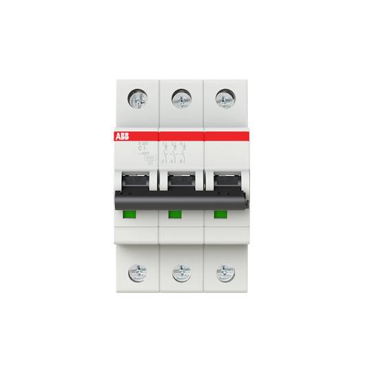 Ein dreipoliger Sicherungsautomat mit rotem ABB-Logo, sechs Schraubverbindungen oben und unten, grüne Anzeigen auf den Schaltern.