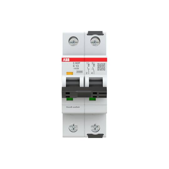 Leistungsschalter von ABB, Modell S 302P C 13, zeigt technische Details und Seriennummer oben.