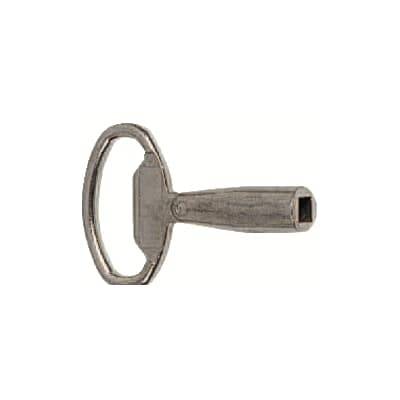 Ein Metall-Schlüssel in typischer Form mit ovalem Griff, für die Bedienung von mechanischen Uhren oder Geräten geeignet.