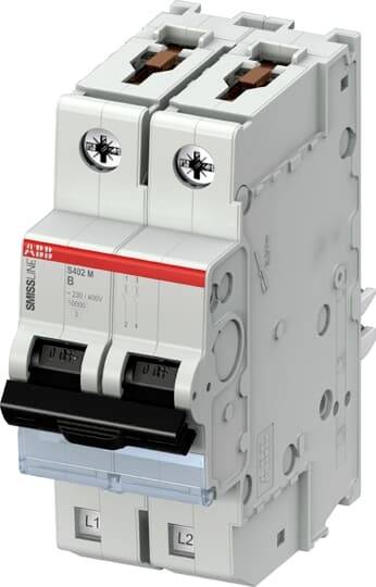 Zweipoliger Leistungsschalter von ABB mit roten und schwarzen Schaltern, geeignet für den Einsatz in elektrischen Schaltkreisen.