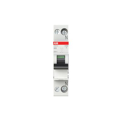 Leitungsschutzschalter mit Schalterhebel in der "OFF"-Position, Marke ABB, Typ SH201, Nennstrom 32A, deutliche rote und grüne Markierungen.