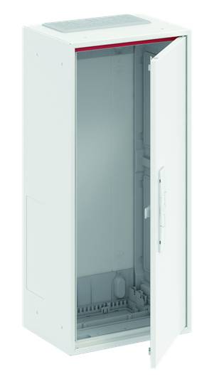 Ein weißer, freistehender Schaltschrank mit geöffneter Tür, zeigt leeres Inneres ohne elektronische Komponenten oder Verkabelung.