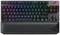 Eine Gaming-Tastatur mit bunten RGB-beleuchteten Tasten und einem abnehmbaren Handballenauflage. Oberseite zeigt ein Logo.