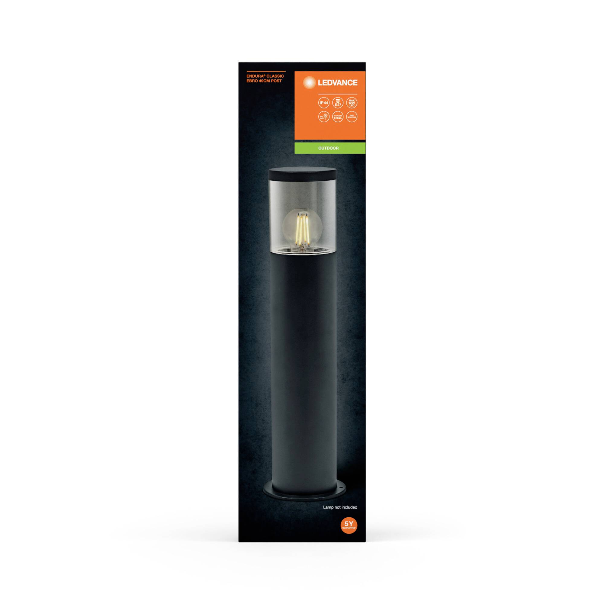 Schwarze LED-Außenleuchte von LEDVANCE in Verpackung, zeigt Design und Energieeffizienz. Markenlogo oben, Lampenabbildung zentral.