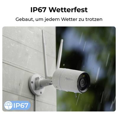 Sicherheitskamera, die draußen bei Regen montiert ist. Text liest sich 'IP67 Wetterfest. Gebaut, um jedem Wetter zu trotzen', was Widerstandsfähigkeit gegen Witterung anzeigt.
