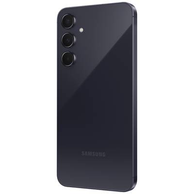 Ein schwarzes Smartphone mit drei Kameralinsen und einem Blitz auf der Rückseite, vertikal ausgerichtet.