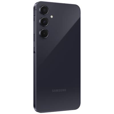 Ein dunkles Smartphone mit drei Kameras auf der Rückseite, einer Beleuchtungseinheit und einem glänzenden Finish.