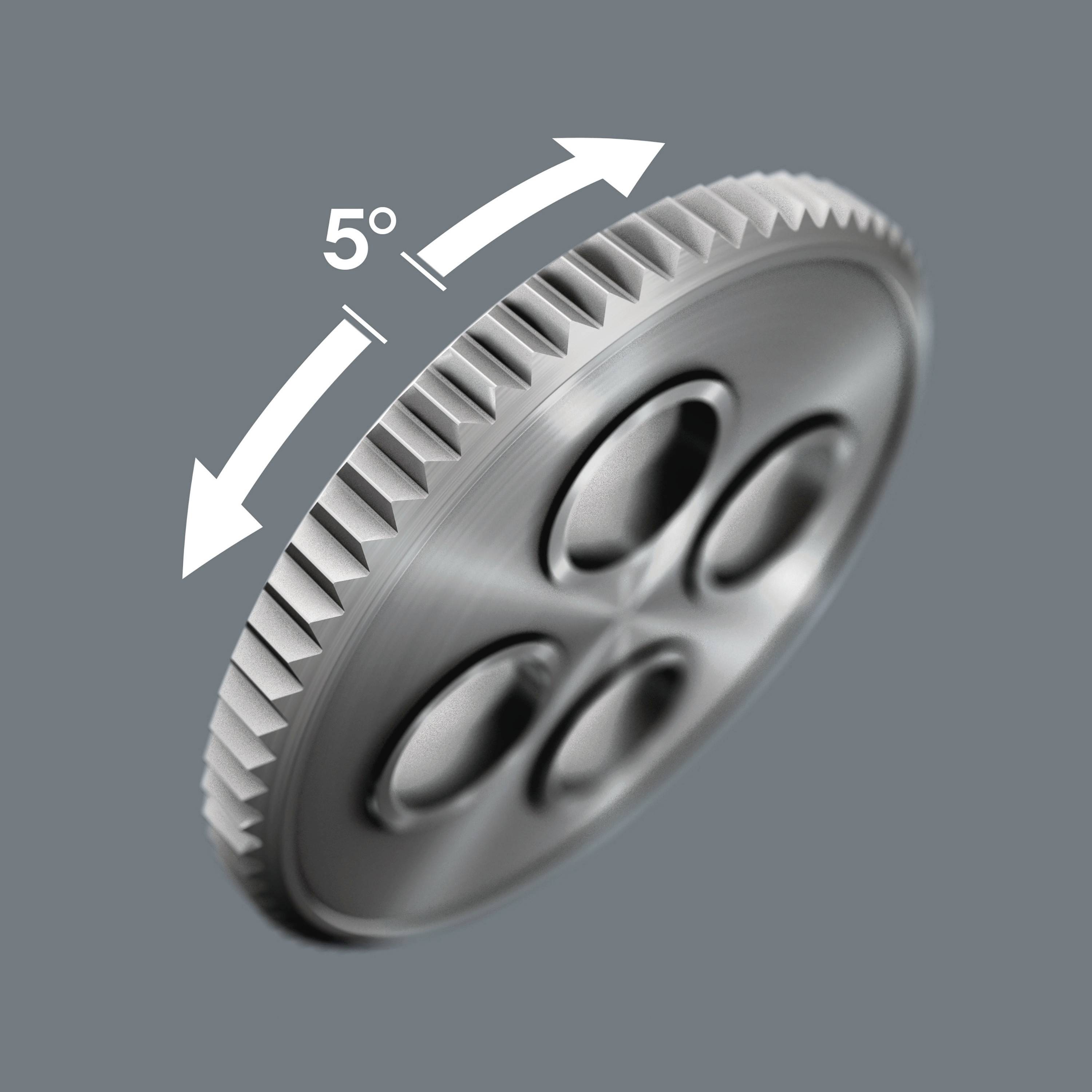 Metallrad mit gezacktem Rand dreht sich um 5 Grad nach rechts.