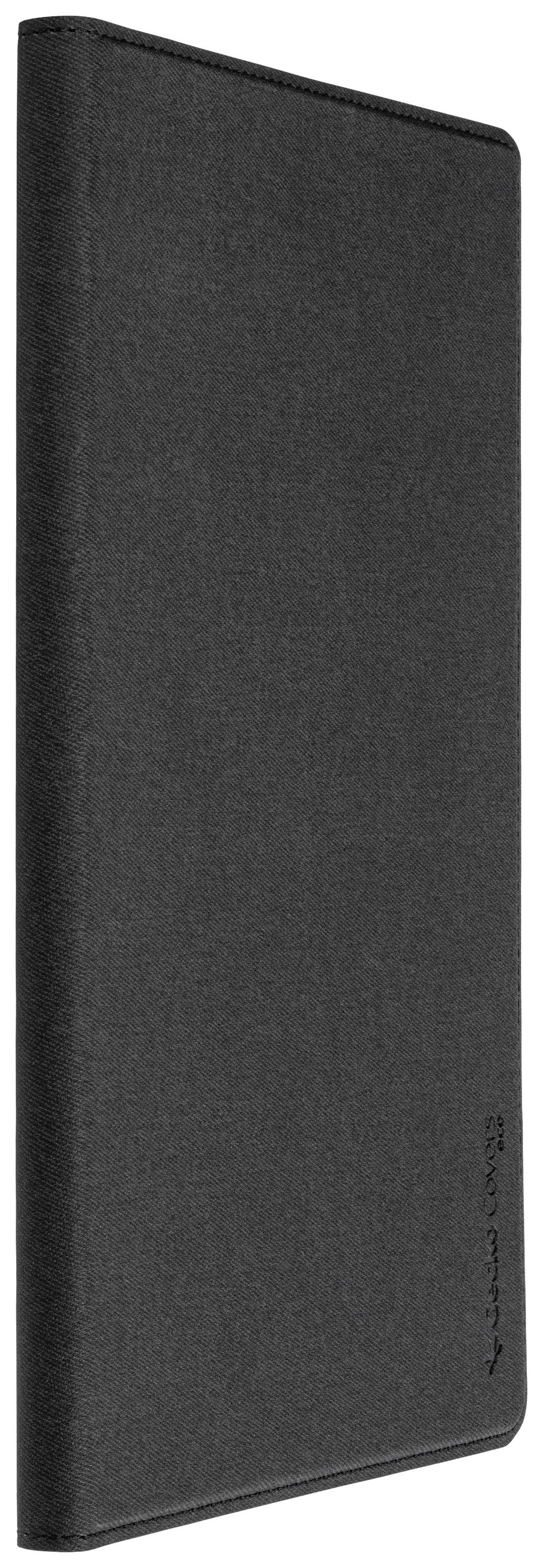 Ein schwarzes, vertikal aufgestelltes Etui, möglicherweise für ein Tablet oder einen E-Reader, mit geprägtem Logo auf der Seite.