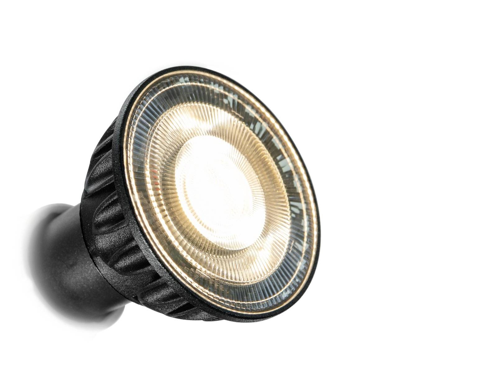 Strahlerlicht mit kreisförmigem Design auf weißem Hintergrund.