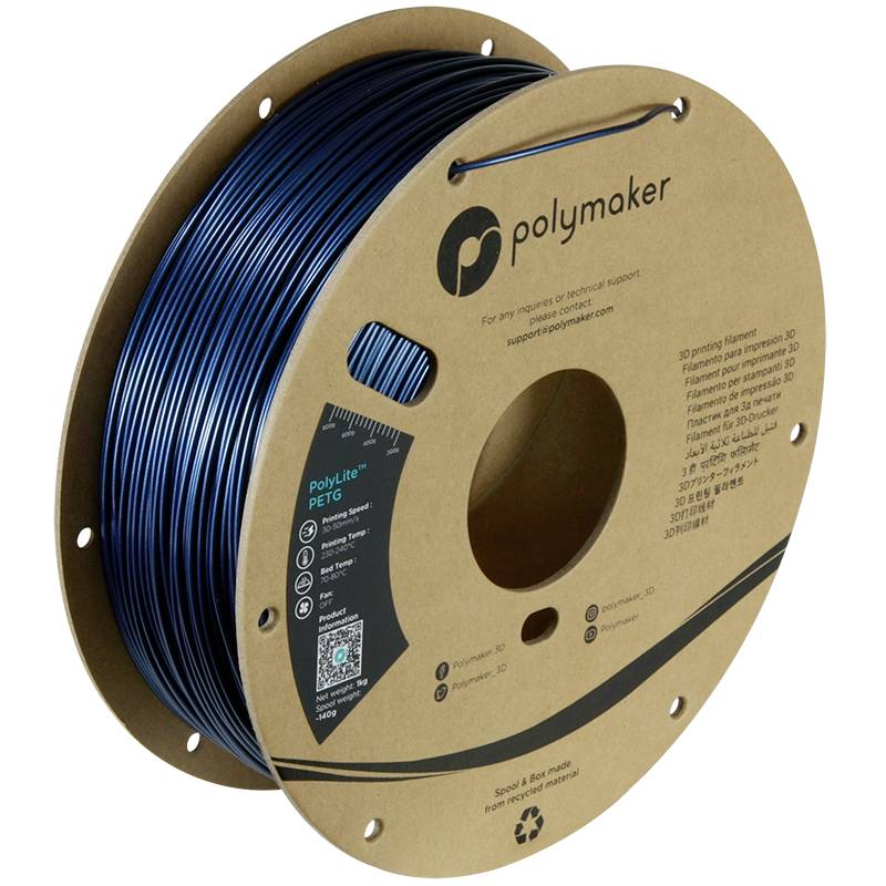 Eine Spule mit blauem 3D-Druckerfilament aus PETG von Polymaker. Verpackung zeigt technische Details und Firma-Logo.