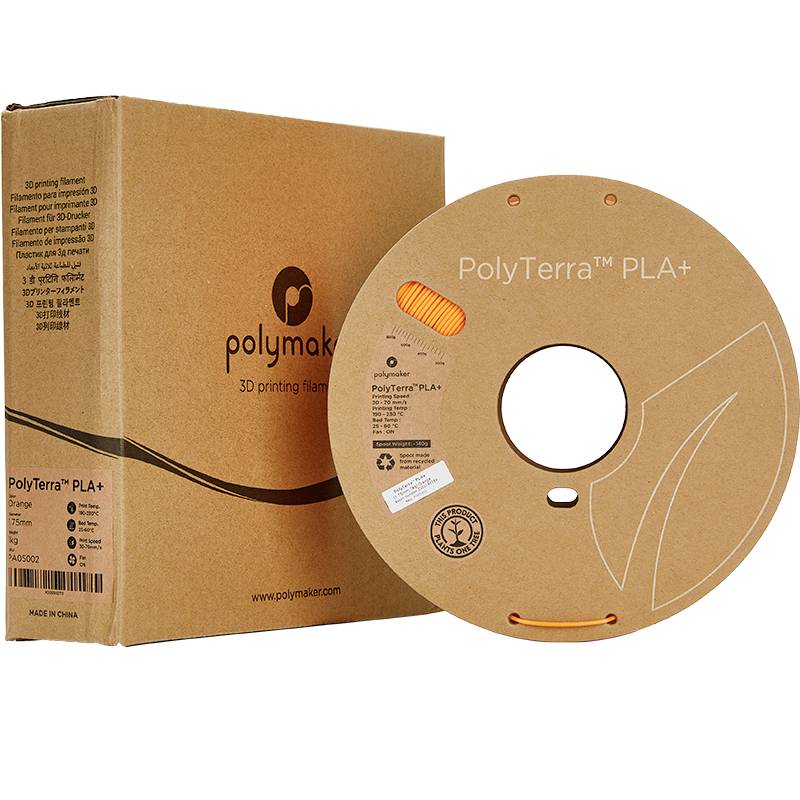 Eine braune Verpackung und eine Spule mit Aufschrift 'PolyTerra PLA+' von Polymaker, geeignet für 3D-Druck. Made in China.